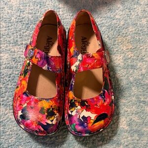 Alegria women’s  Vibrant Floral Mary Jane Shoes